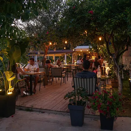 酒店 Aphrodite's Garden 3*