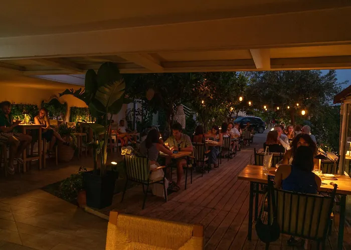 Aphrodite's Garden Himare