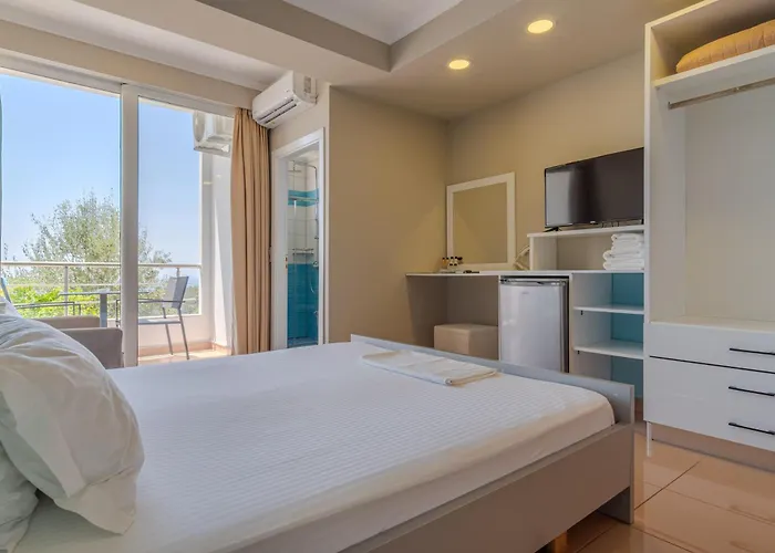 Aphrodite's Garden Отель 3*