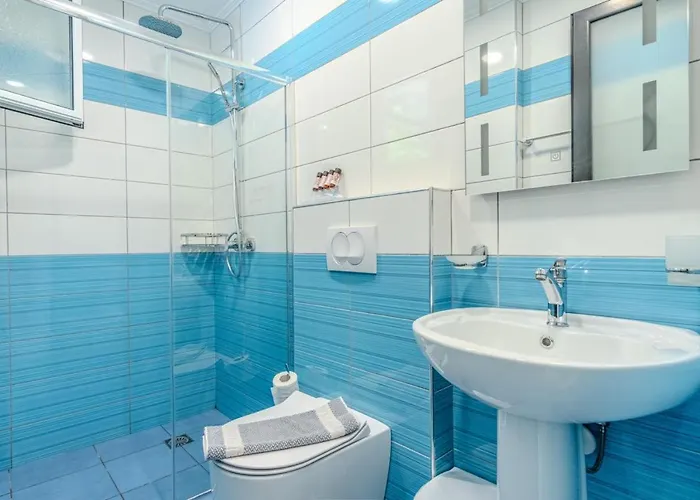 Aphrodite's Garden Himare