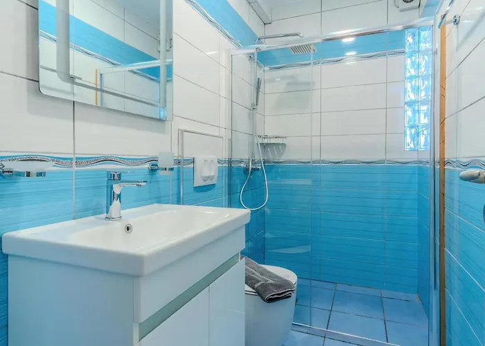 Aphrodite's Garden 3*