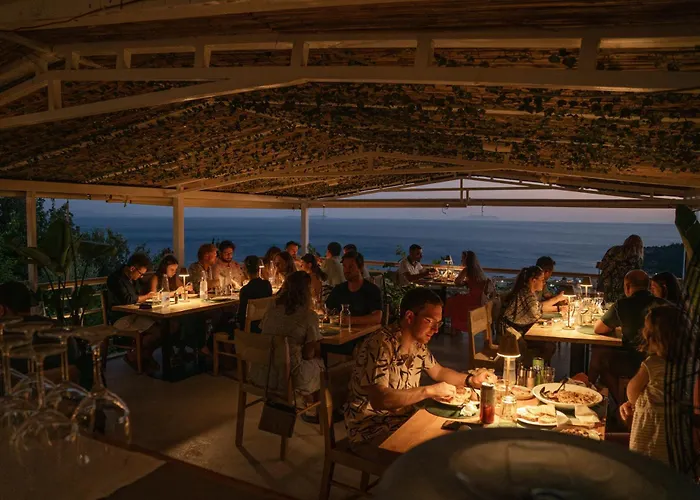 Aphrodite's Garden Otel 3*