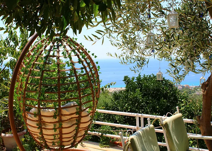 Aphrodite's Garden Himare