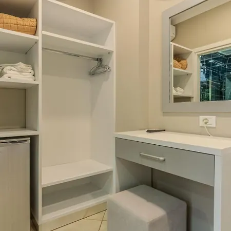 Aphrodite Garden Rooms&apartment