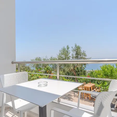 Aphrodite Garden Rooms&apartment