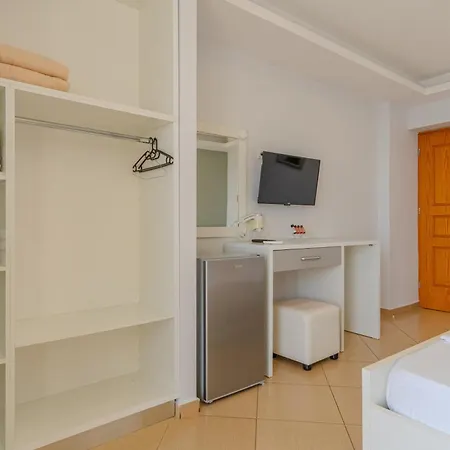 Aphrodite Garden Rooms&apartment