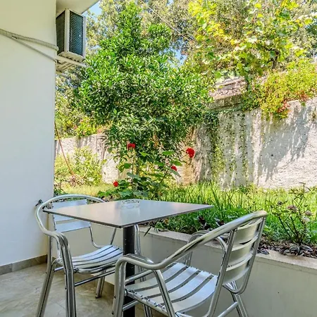 Aphrodite Garden Rooms&apartment