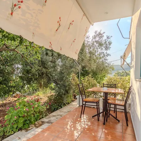 Aphrodite Garden Rooms&apartment *