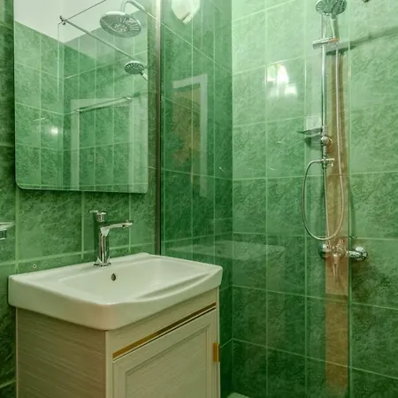 Aphrodite Garden Rooms&apartment Hotel