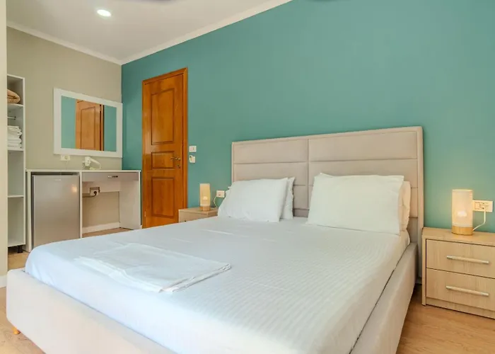 Aphrodite's Garden 3*